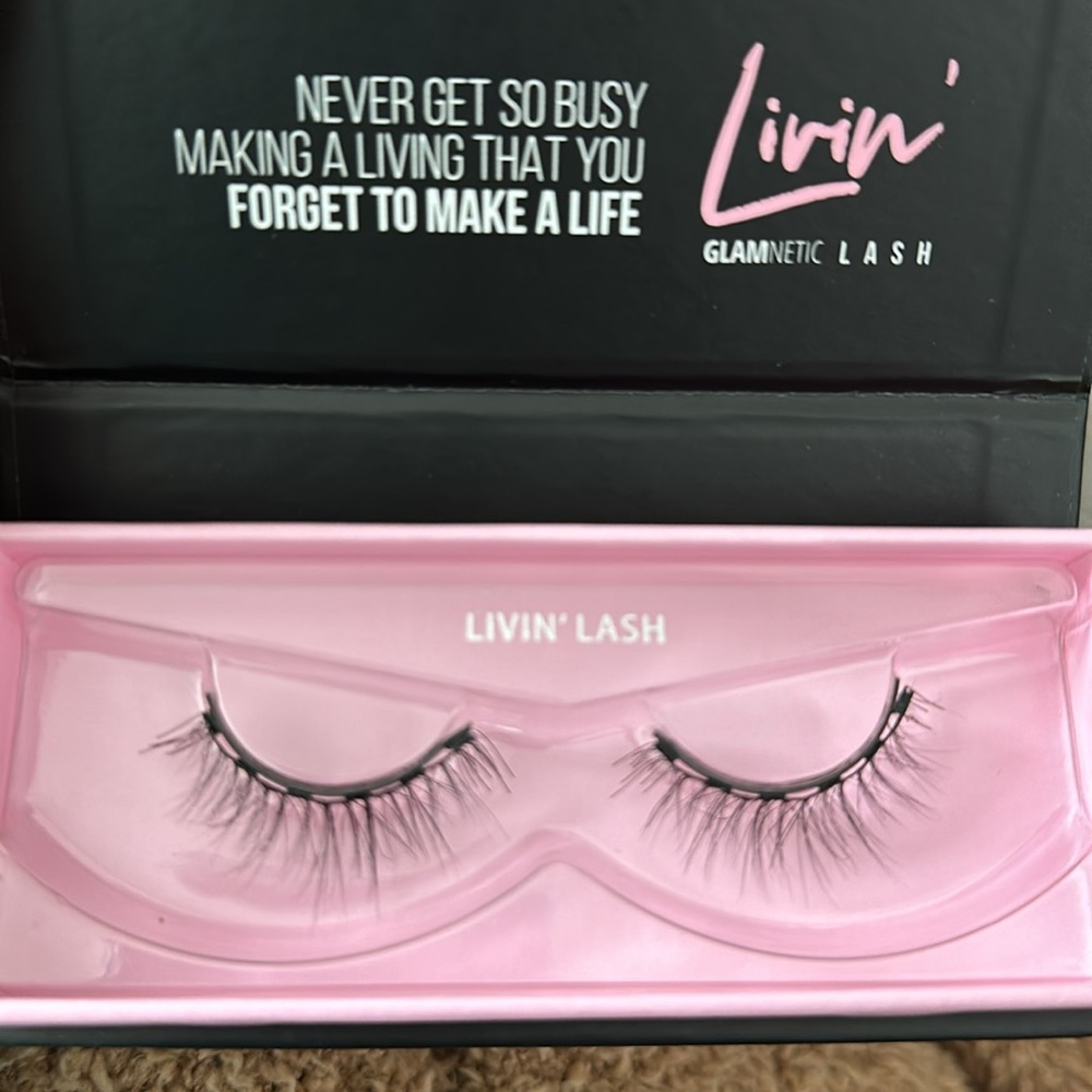 Glamnetic Wispy Lash